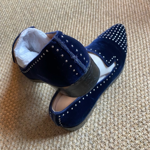 Sigerson Morrison Edna Blue Velvet Studded Loafers, Size 8, very good condition - Picture 3 of 10